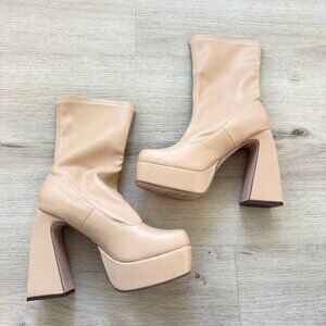 Chase and Chloe Boots Platform Tan Nude Faux Leather Retro New Size 9